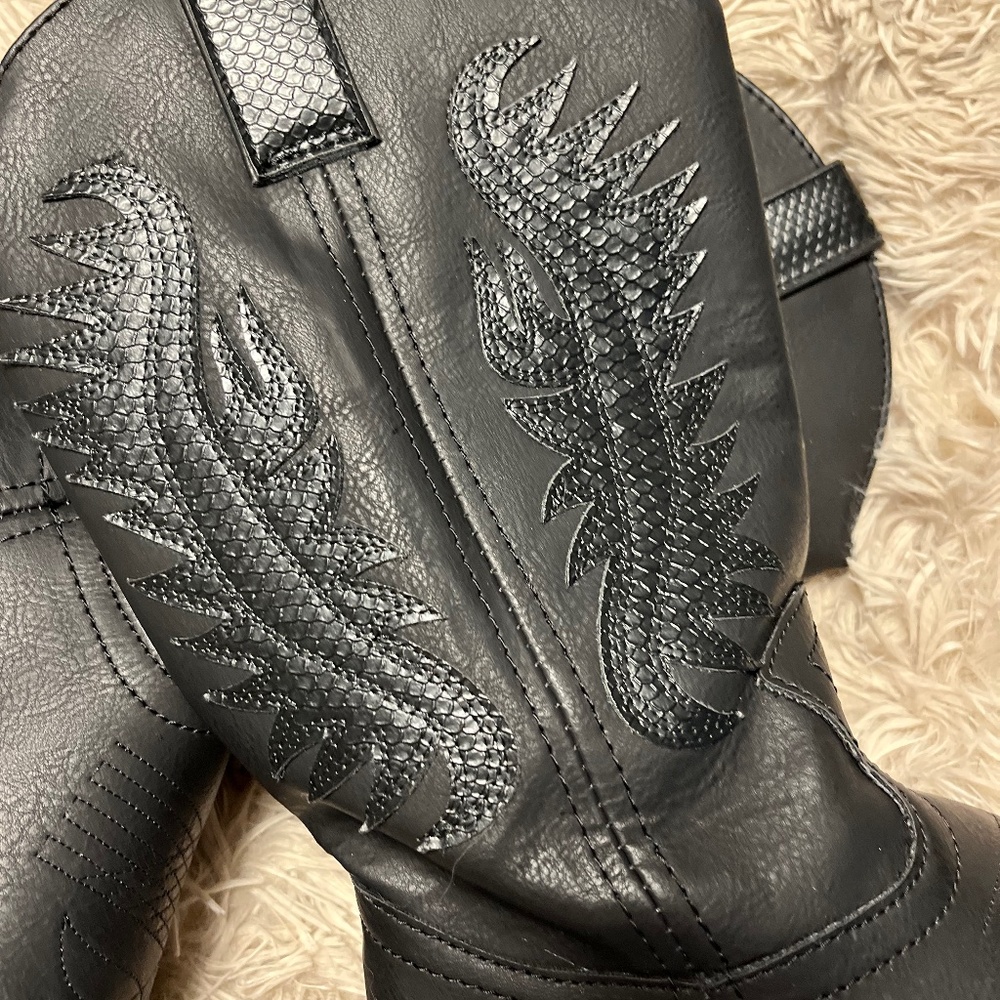 Black cowboy boots NEW